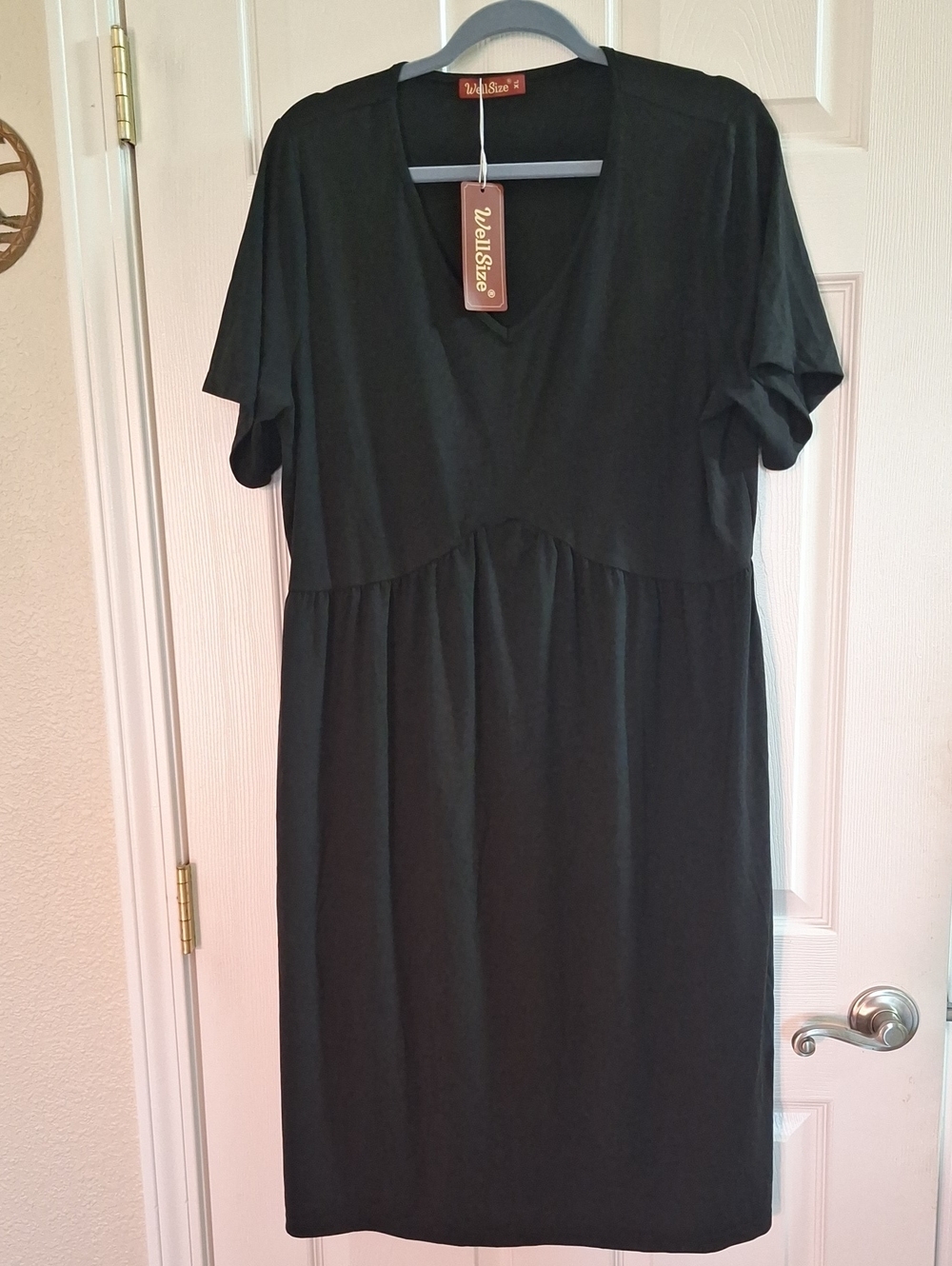 WellSize Black V-Neck Midi Dress NWT